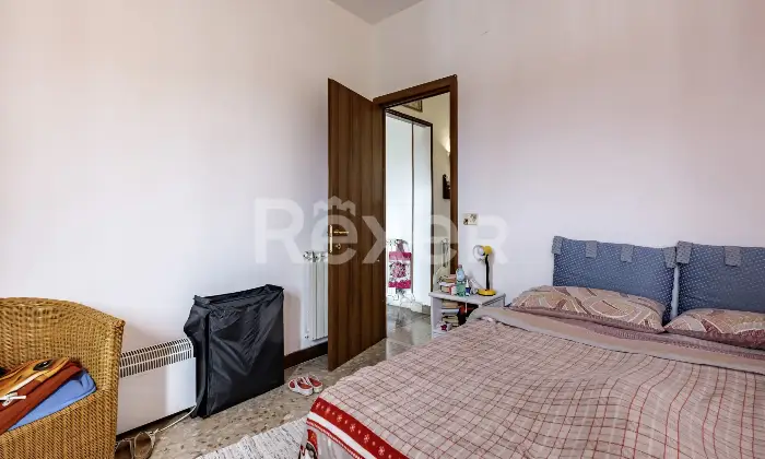 Rexer-Roma-InfernettoAmpio-Trilocale-con-Terrazzo-mq-Altro