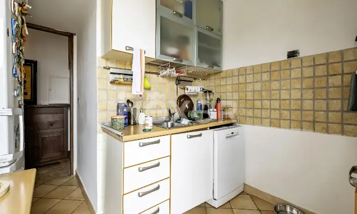 Rexer-Roma-InfernettoAmpio-Trilocale-con-Terrazzo-mq-Altro