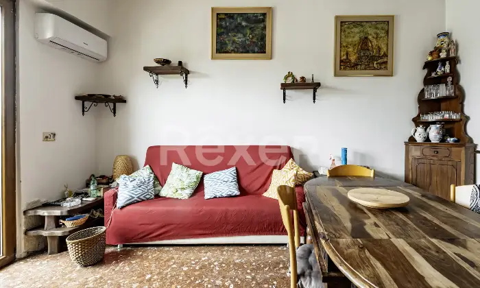 Rexer-Roma-InfernettoAmpio-Trilocale-con-Terrazzo-mq-Altro
