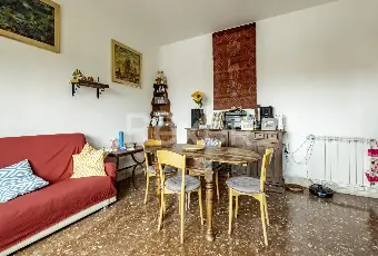 Rexer-Roma-InfernettoAmpio-Trilocale-con-Terrazzo-mq-Altro