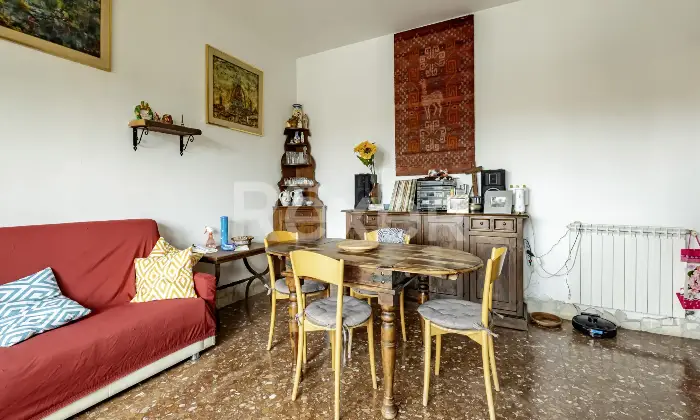 Rexer-Roma-InfernettoAmpio-Trilocale-con-Terrazzo-mq-Altro