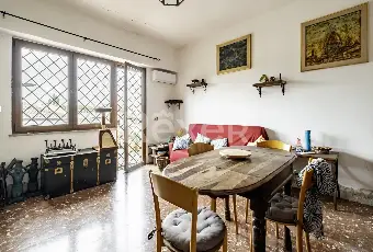 Rexer-Roma-InfernettoAmpio-Trilocale-con-Terrazzo-mq-Altro