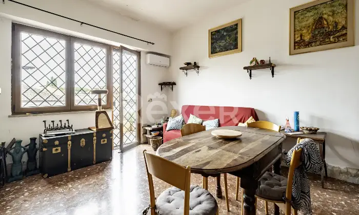 Rexer-Roma-InfernettoAmpio-Trilocale-con-Terrazzo-mq-Altro