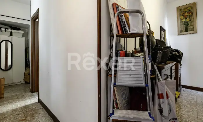 Rexer-Roma-InfernettoAmpio-Trilocale-con-Terrazzo-mq-Altro