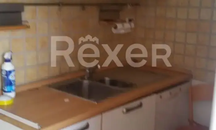 Rexer-Roma-InfernettoAmpio-Trilocale-con-Terrazzo-mq-Altro