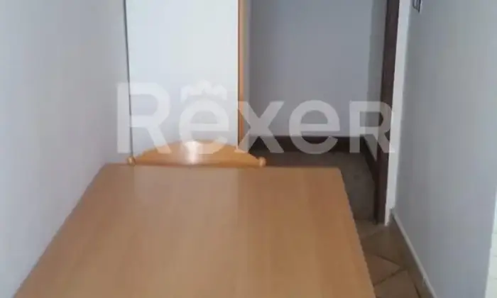 Rexer-Roma-InfernettoAmpio-Trilocale-con-Terrazzo-mq-Altro