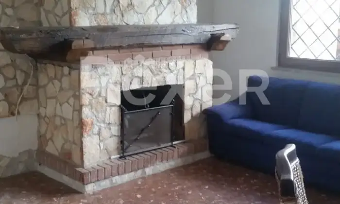 Rexer-Roma-InfernettoAmpio-Trilocale-con-Terrazzo-mq-Altro
