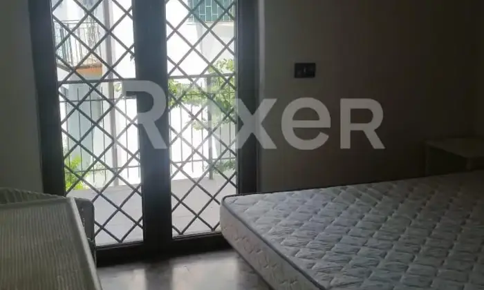Rexer-Roma-InfernettoAmpio-Trilocale-con-Terrazzo-mq-Altro