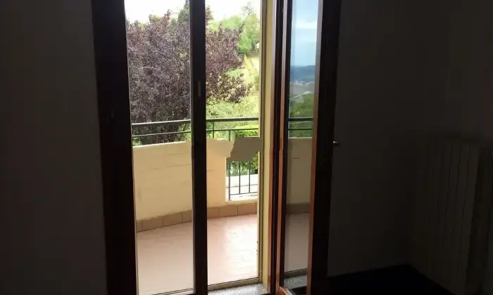 Rexer-La-Torre-Vendesi-un-ampio-appartamento-a-Urbino-Altro