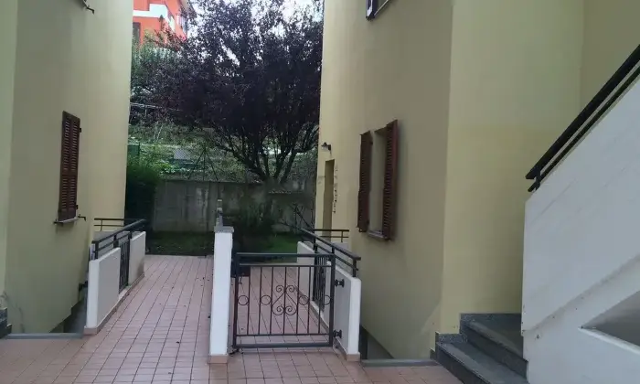 Rexer-La-Torre-Vendesi-un-ampio-appartamento-a-Urbino-Altro