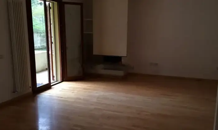 Rexer-La-Torre-Vendesi-un-ampio-appartamento-a-Urbino-Altro
