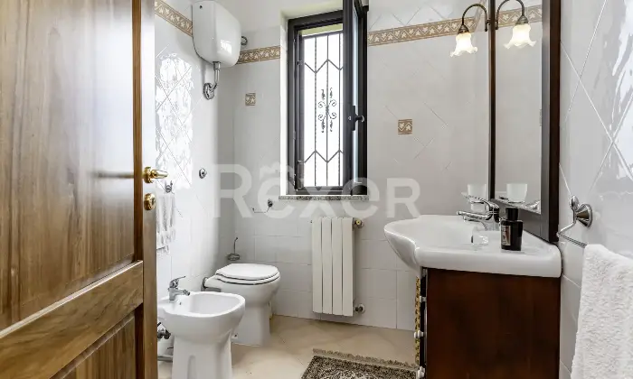 Rexer-Villapiana-Villa-Indipendentedisposta-su-due-livelli-Altro