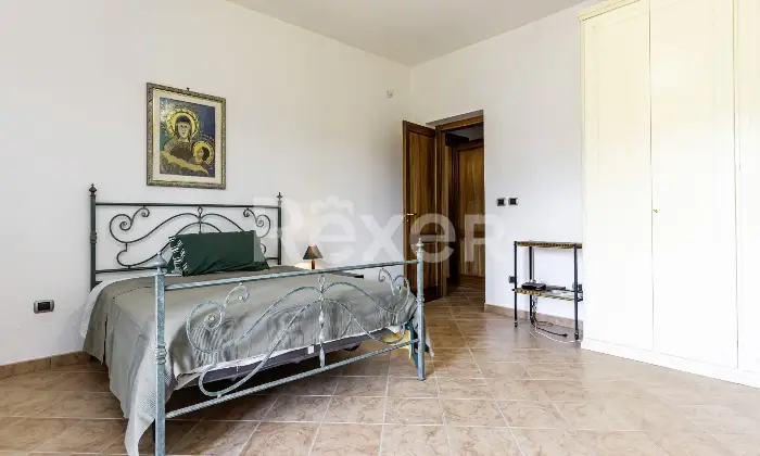 Rexer-Villapiana-Villa-Indipendentedisposta-su-due-livelli-Altro