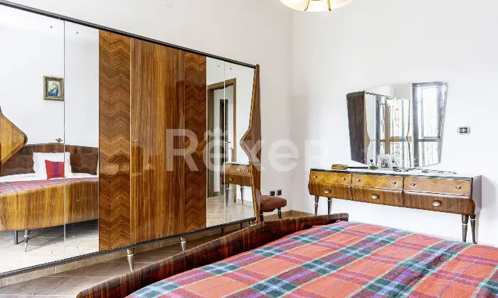 Rexer-Villapiana-Villa-Indipendentedisposta-su-due-livelli-Altro