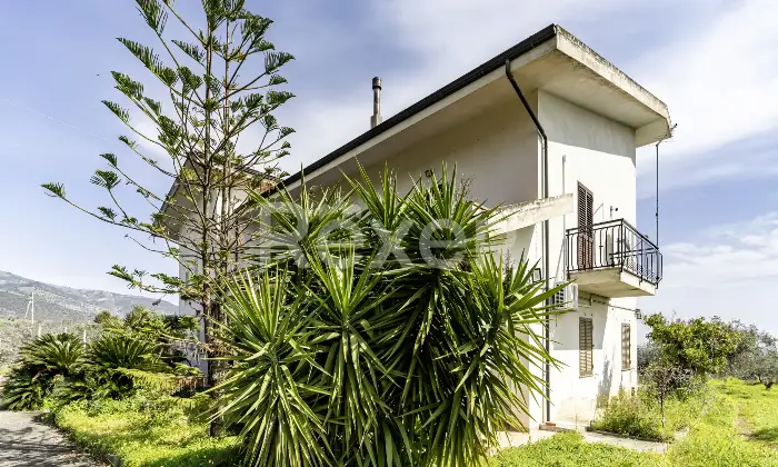Rexer-Villapiana-Villa-Indipendentedisposta-su-due-livelli-Altro