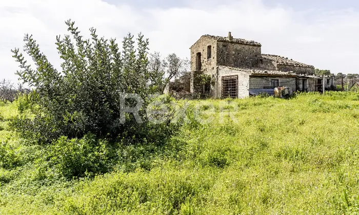 Rexer-Villapiana-Villa-Indipendentedisposta-su-due-livelli-Altro