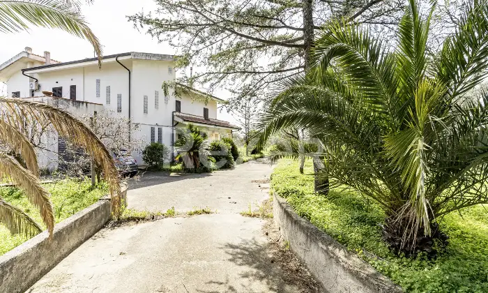 Rexer-Villapiana-Villa-Indipendentedisposta-su-due-livelli-Altro