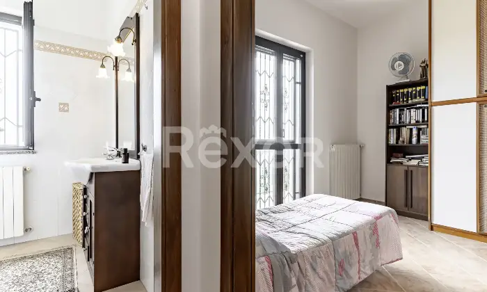 Rexer-Villapiana-Villa-Indipendentedisposta-su-due-livelli-Altro