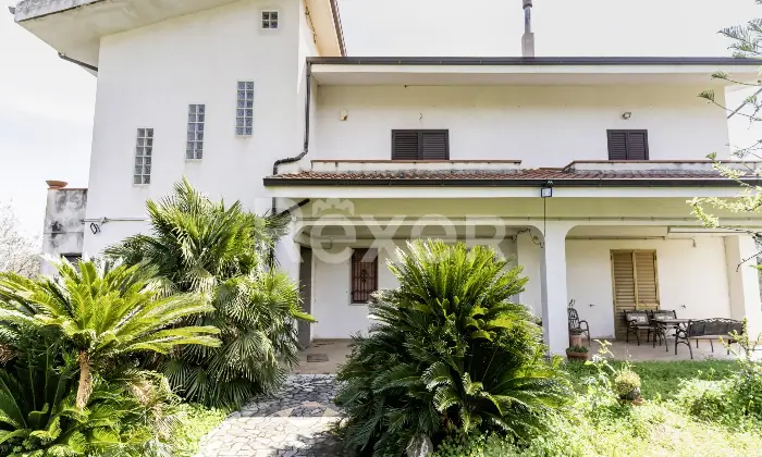 Rexer-Villapiana-Villa-Indipendentedisposta-su-due-livelli-Altro