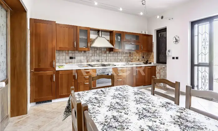 Rexer-Villapiana-Villa-Indipendentedisposta-su-due-livelli-Altro