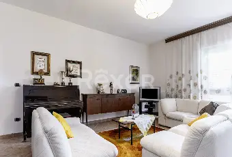 Rexer-Villapiana-Villa-Indipendentedisposta-su-due-livelli-Altro