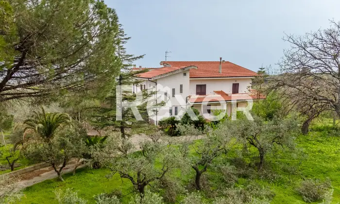 Rexer-Villapiana-Villa-Indipendentedisposta-su-due-livelli-Altro
