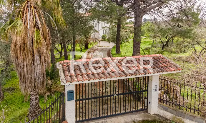 Rexer-Villapiana-Villa-Indipendentedisposta-su-due-livelli-Altro