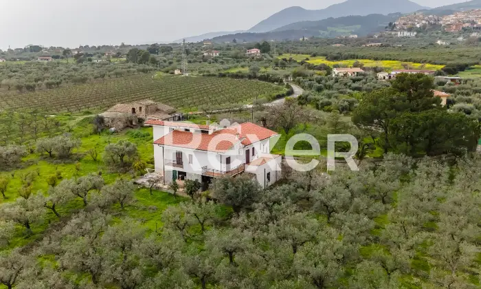 Rexer-Villapiana-Villa-Indipendentedisposta-su-due-livelli-Altro