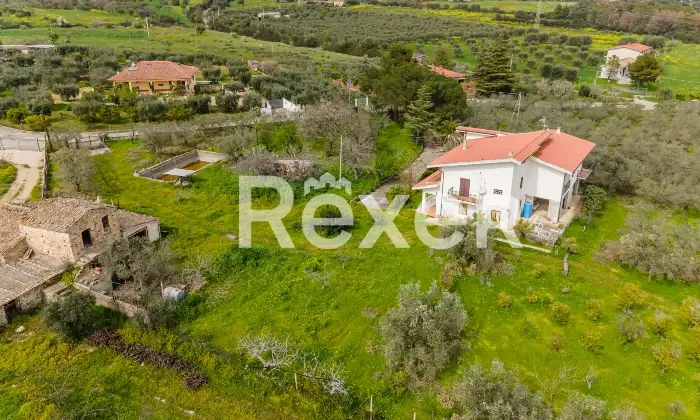 Rexer-Villapiana-Villa-Indipendentedisposta-su-due-livelli-Altro