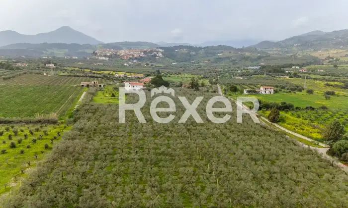 Rexer-Villapiana-Villa-Indipendentedisposta-su-due-livelli-Altro