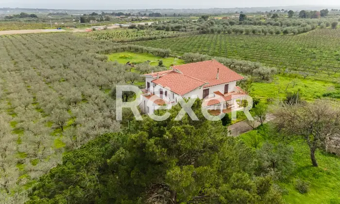 Rexer-Villapiana-Villa-Indipendentedisposta-su-due-livelli-Altro