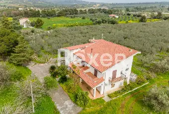 Rexer-Villapiana-Villa-Indipendentedisposta-su-due-livelli-Altro