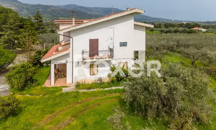 Rexer-Villapiana-Villa-Indipendentedisposta-su-due-livelli-Altro