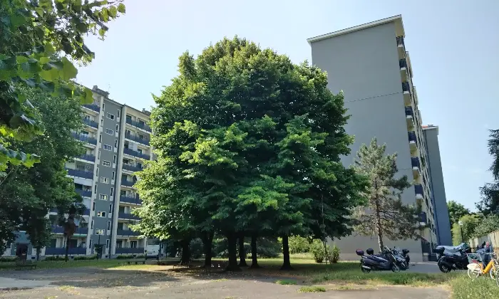 Rexer-Milano-Appartamento-di-tre-locali-terrazzino-cantina-e-BOX-singolo-Facciata