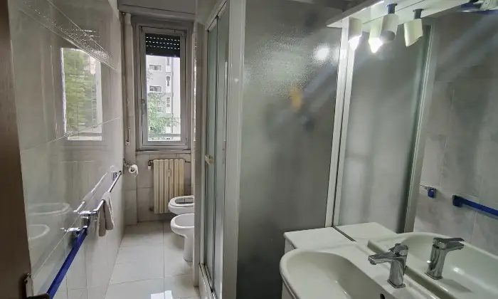 Rexer-Milano-Appartamento-di-tre-locali-terrazzino-cantina-e-BOX-singolo-Bagno
