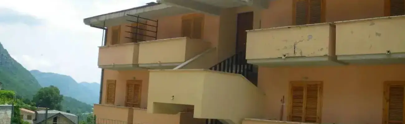 Rexer-Camporotondo-Monolocale-con-camino-e-balcone-Altro