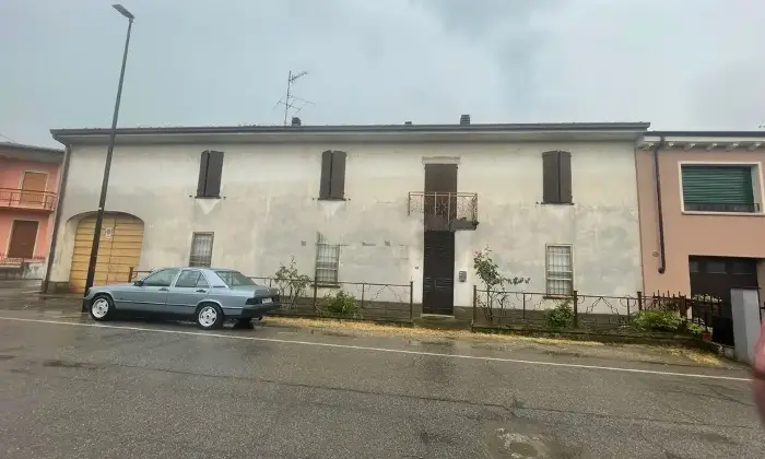Rexer-Canneto-sullOglio-Vendesi-Appartamento-su-Due-Piani-con-Ampio-Giardino-e-Grande-Potenziale-a-Canneto-sullOglio-Altro