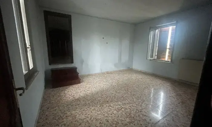 Rexer-Canneto-sullOglio-Vendesi-Appartamento-su-Due-Piani-con-Ampio-Giardino-e-Grande-Potenziale-a-Canneto-sullOglio-Altro