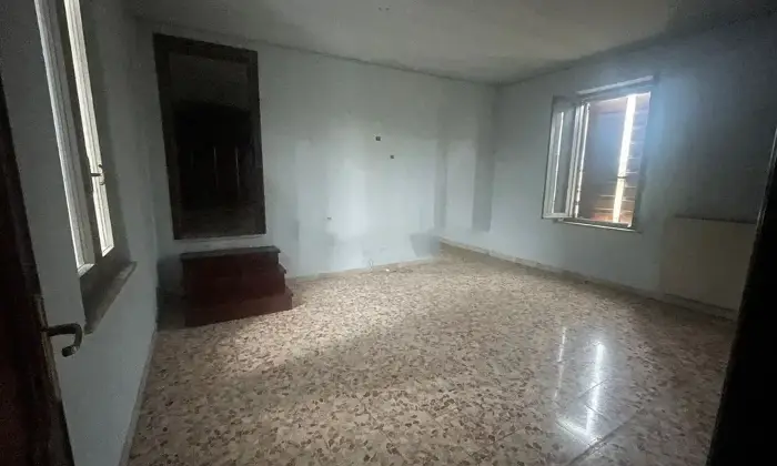 Rexer-Canneto-sullOglio-Vendesi-Appartamento-su-Due-Piani-con-Ampio-Giardino-e-Grande-Potenziale-a-Canneto-sullOglio-Altro