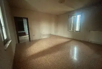 Rexer-Canneto-sullOglio-Vendesi-Appartamento-su-Due-Piani-con-Ampio-Giardino-e-Grande-Potenziale-a-Canneto-sullOglio-Altro