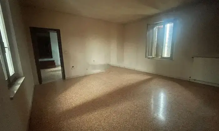 Rexer-Canneto-sullOglio-Vendesi-Appartamento-su-Due-Piani-con-Ampio-Giardino-e-Grande-Potenziale-a-Canneto-sullOglio-Altro