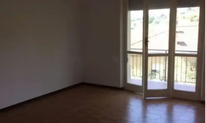 Rexer-Ostra-Vendesi-Palazzina-con-appartamenti-mansarde-abitabili-e-ampio-terreno-edificabile-a-Ostra-Altro