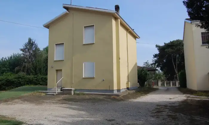Rexer-Quistello-Casa-di-Paese-con-Ampio-Terreno-in-Vendita-Via-Gramsci-Quistello-Altro