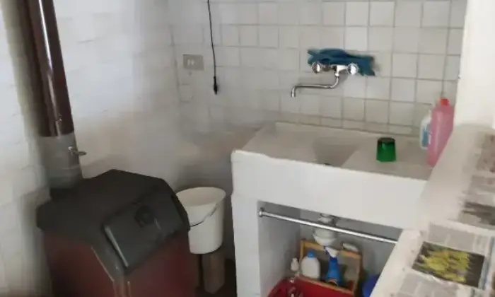 Rexer-Poggiridenti-Vendesi-Propriet-rusticain-via-Surana-a-Poggiridenti-Altro