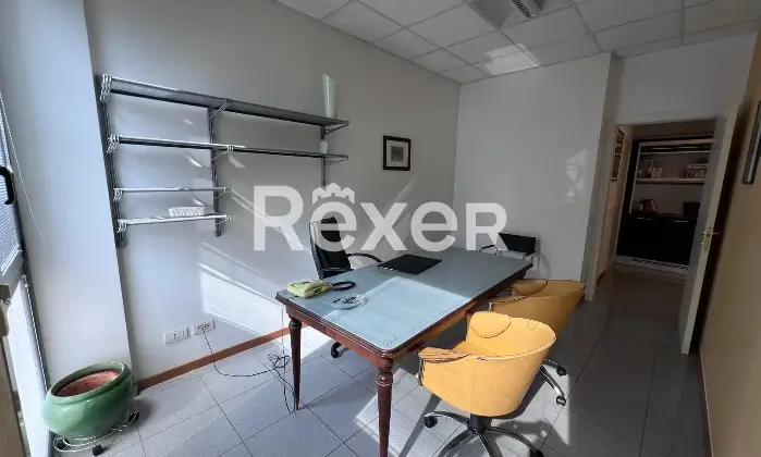 Rexer-Reggio-Emilia-Ufficio-al-piano-con-ascensore-nel-complesso-DIREZIONALE-REGINA-MARGHERITA-Altro