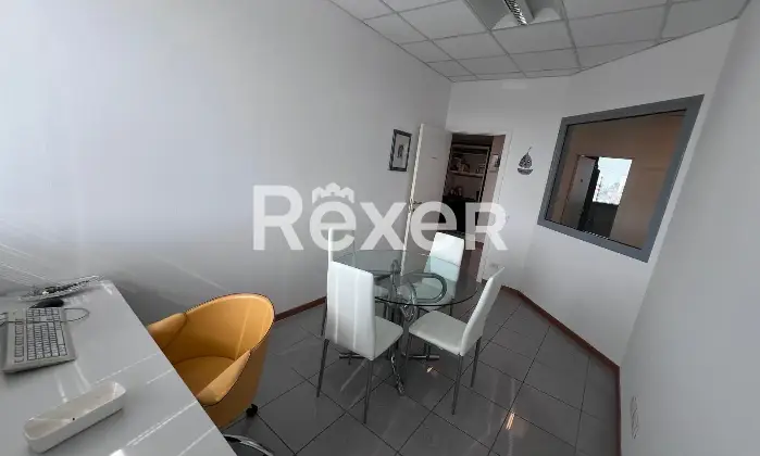 Rexer-Reggio-Emilia-Ufficio-al-piano-con-ascensore-nel-complesso-DIREZIONALE-REGINA-MARGHERITA-Altro