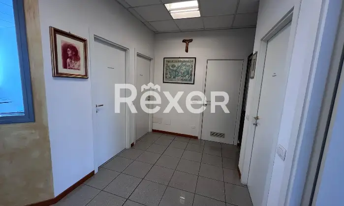 Rexer-Reggio-Emilia-Ufficio-al-piano-con-ascensore-nel-complesso-DIREZIONALE-REGINA-MARGHERITA-Altro