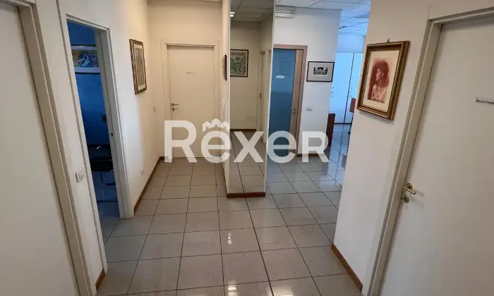 Rexer-Reggio-Emilia-Ufficio-al-piano-con-ascensore-nel-complesso-DIREZIONALE-REGINA-MARGHERITA-Altro