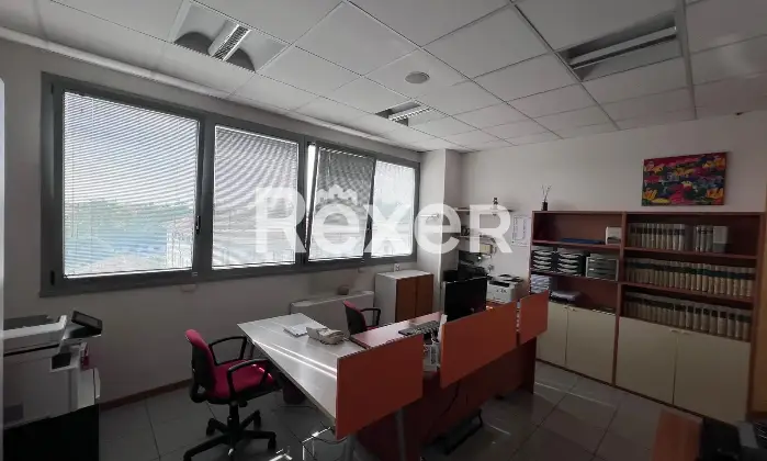 Rexer-Reggio-Emilia-Ufficio-al-piano-con-ascensore-nel-complesso-DIREZIONALE-REGINA-MARGHERITA-Altro