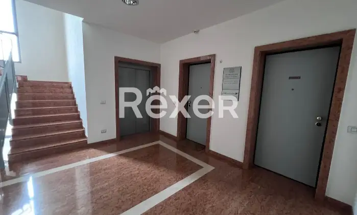 Rexer-Reggio-Emilia-Ufficio-al-piano-con-ascensore-nel-complesso-DIREZIONALE-REGINA-MARGHERITA-Altro